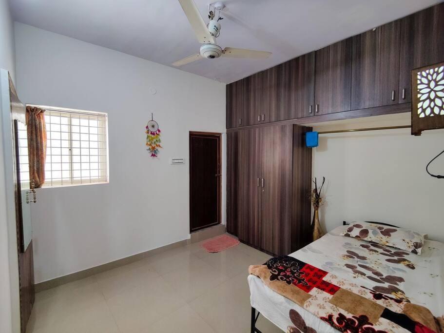 Comfy 2-Bedroom House In Sanjaynagar, Bengaluru Zewnętrze zdjęcie