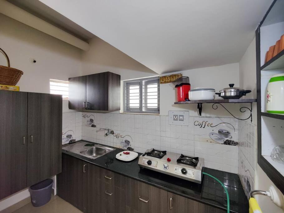 Comfy 2-Bedroom House In Sanjaynagar, Bengaluru Zewnętrze zdjęcie