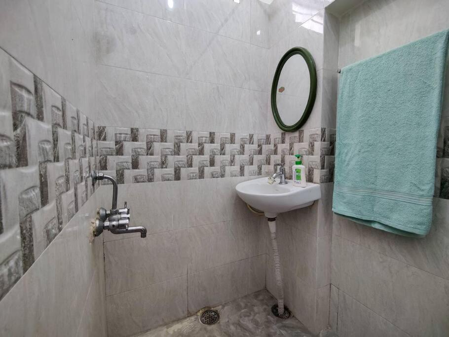 Comfy 2-Bedroom House In Sanjaynagar, Bengaluru Zewnętrze zdjęcie